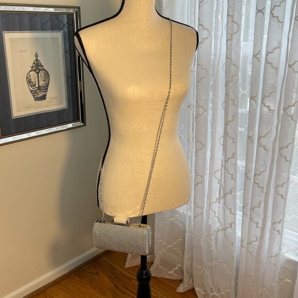 Jessica McClintock Silver Beaded Mesh Frame Evening Bag with Crossbody Chain - Picture 13 of 13